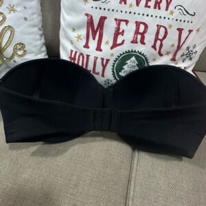 Elegant Black Strapless Bra